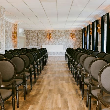 Отель Marine Трун Экстерьер фото The Long Room