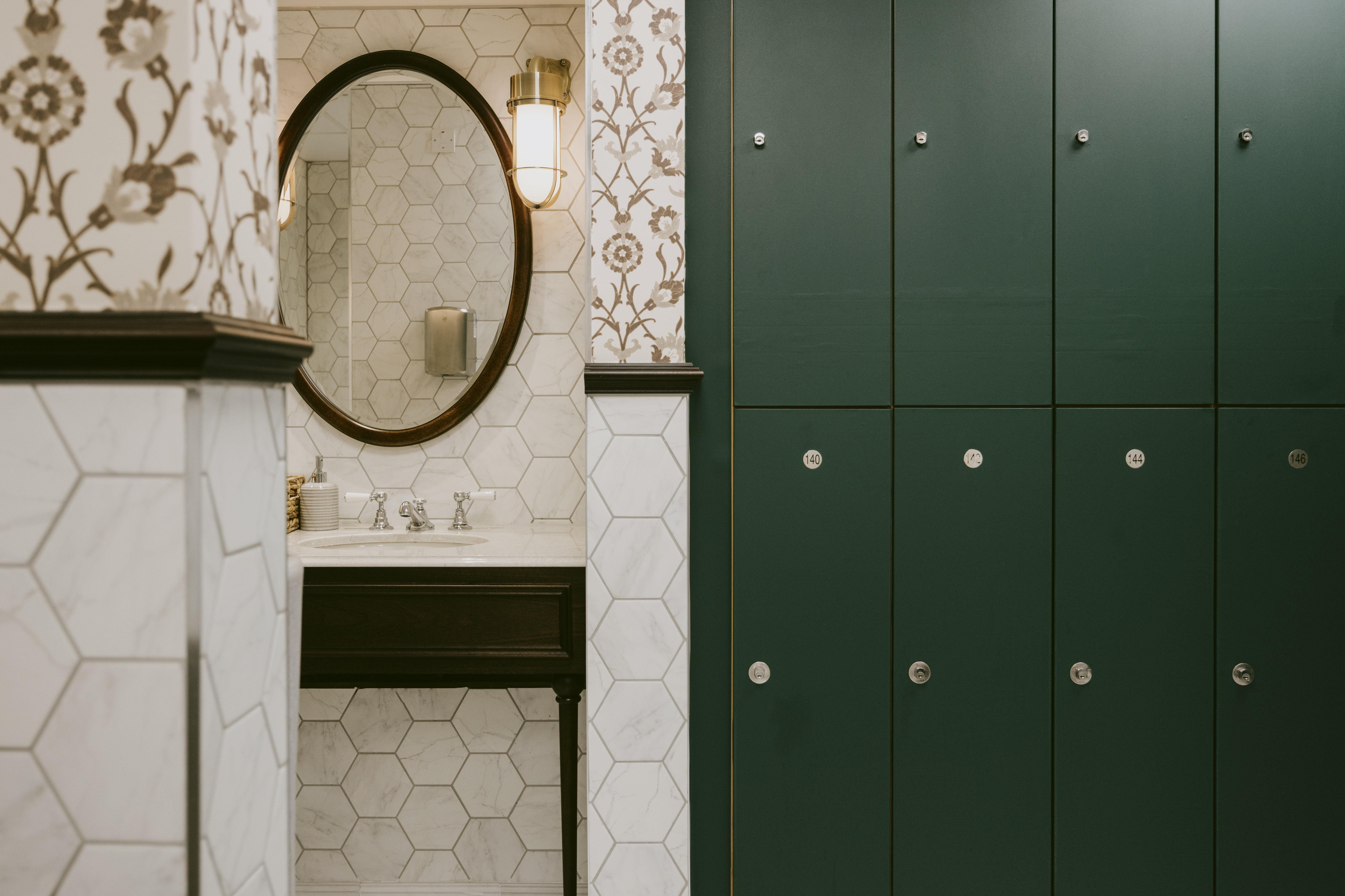 Отель Marine Трун Экстерьер фото The locker room at the spa