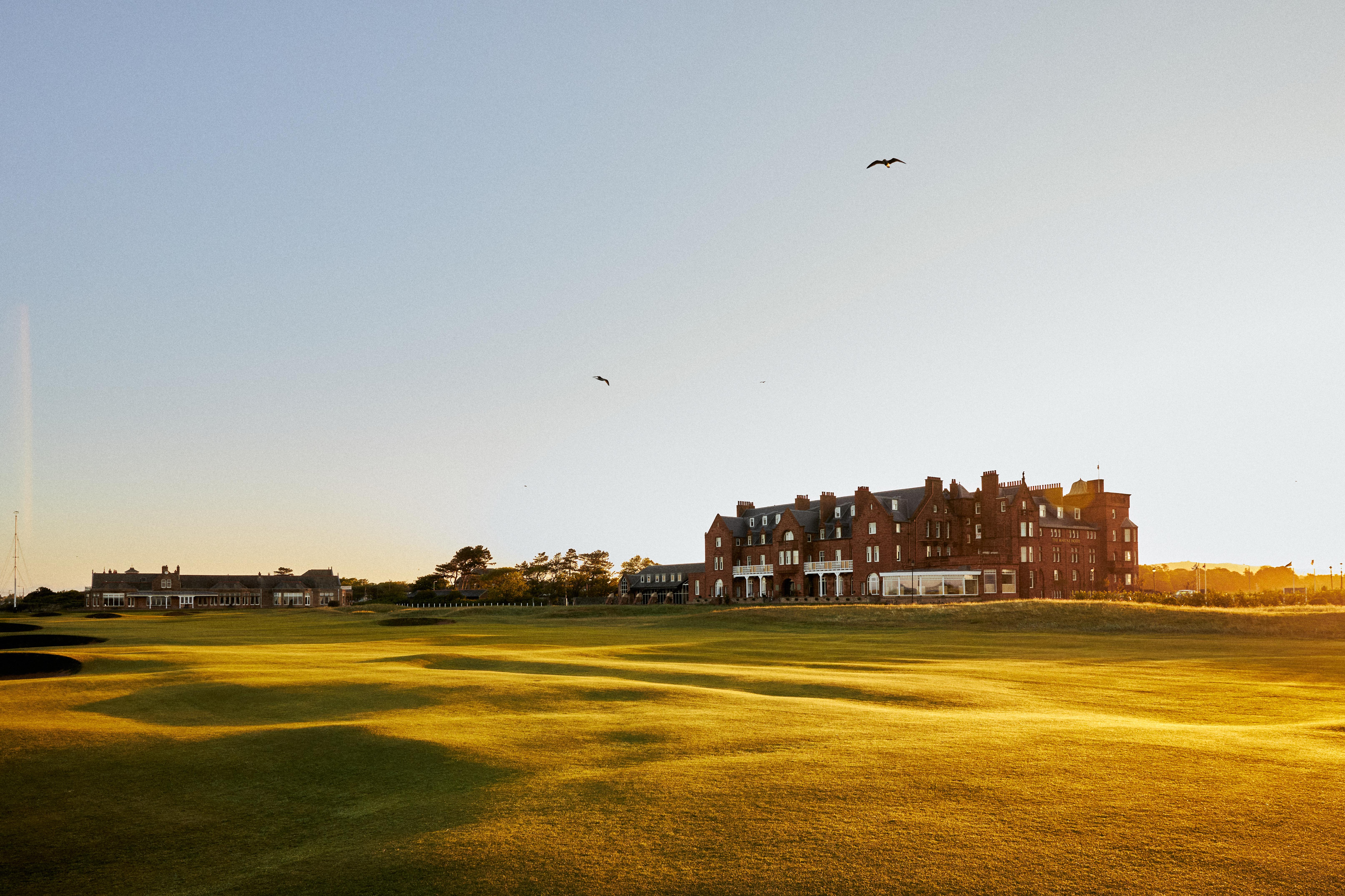 Отель Marine Трун Экстерьер фото The Old Course at sunset